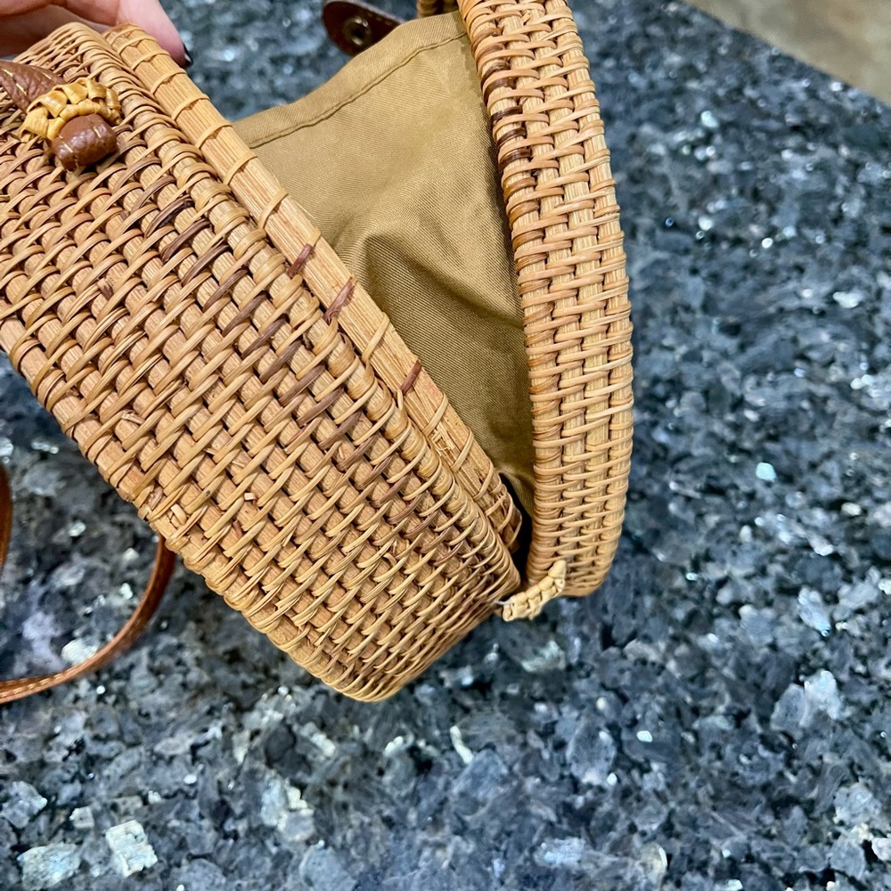 Round Rattan 8 Inch Crossbody Bag - Picture 7 of 8